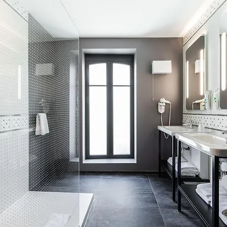 Ibis Styles Centre 3* Ντινάν