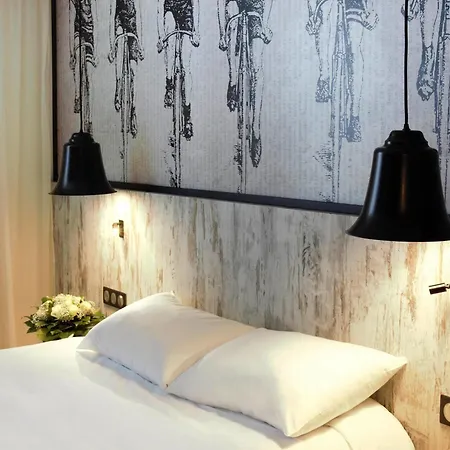 Ibis Styles Centre 3* Ντινάν
